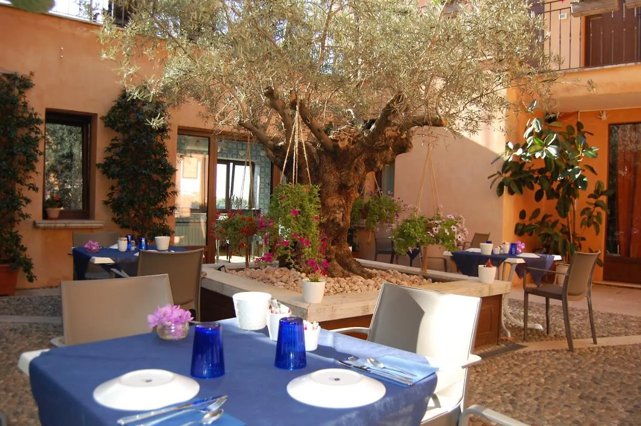 Antico Borgo B&B Con Spa - Adults Only Manerba del Garda