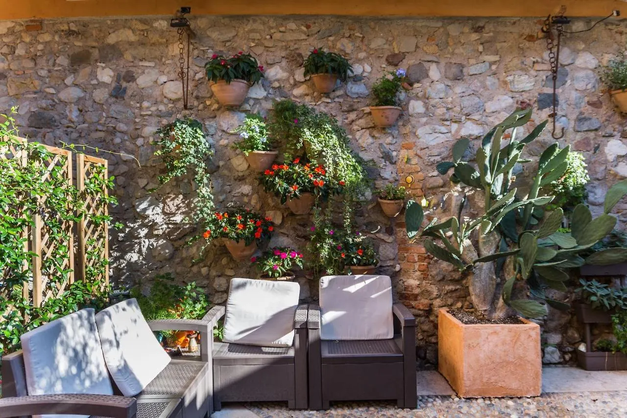Antico Borgo B&B Con Spa - Adults Only Manerba del Garda Bed & Breakfast