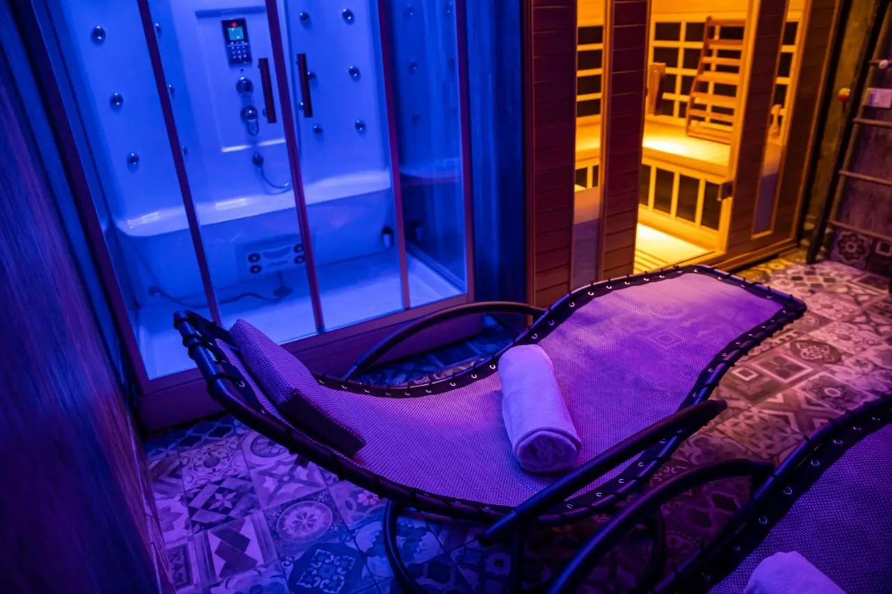 Antico Borgo B&B Con Spa - Adults Only Manerba del Garda Bed & Breakfast